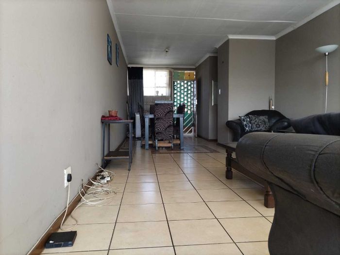 Property #2189341, Apartment for sale in Kempton Park Ext 5