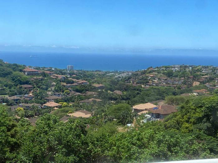 La Lucia Ridge Apartment To Rent: 3 beds, 3 baths, pool, gym, sea views.