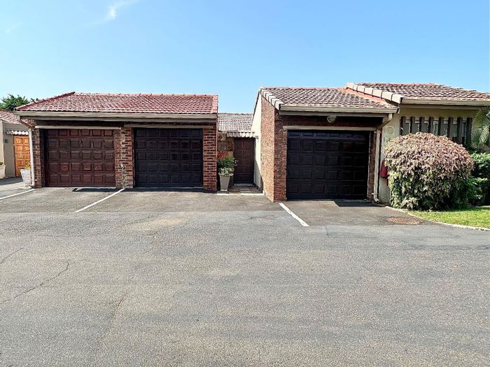 Property #2136044, Townhouse for sale in Umhlanga Rocks