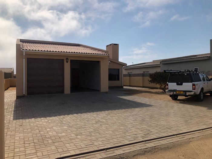 Property #2266206, House rental monthly in Henties Bay Central