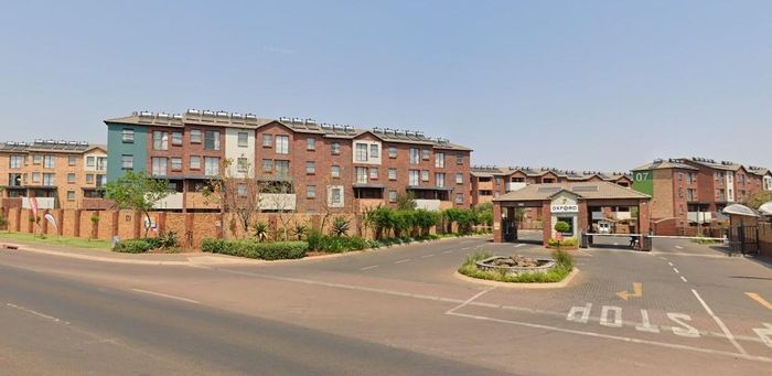 2 Bedroom Apartment For Sale in Montana Tuine with pool, braai facilities, and carwash.