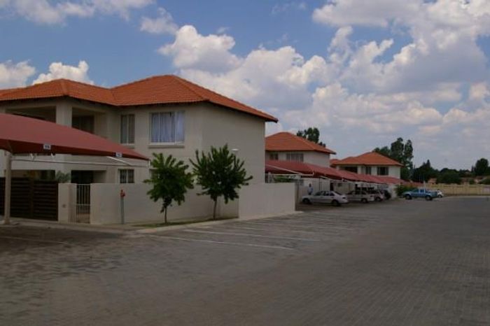 Rynfield Apartment To Rent: 2 bedrooms, balcony, 24-hour security, near amenities.