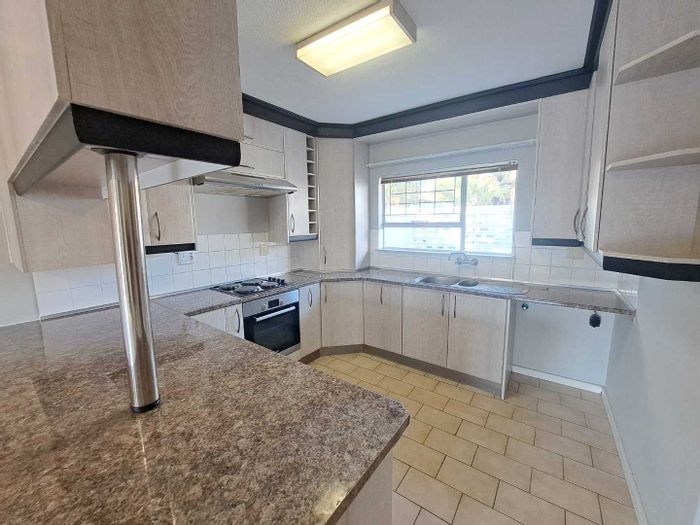 Charming Olympia Townhouse For Sale: 3 Beds, Garden, Single Garage, Pet-Friendly Potential!