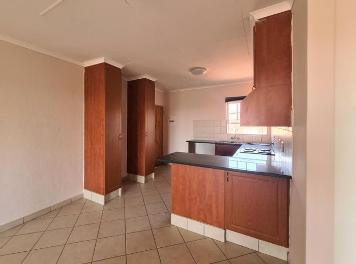 Hazeldean Apartment To Rent: 2 Beds, 2 Baths, Garage, Loadshedding Free, WiFi Ready.