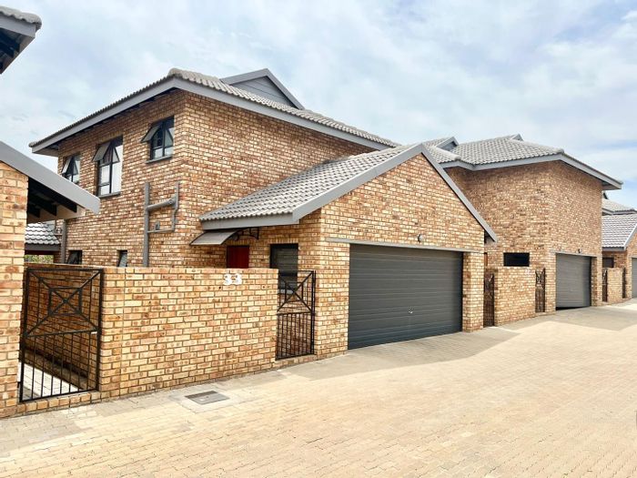 Property #2200362, Cluster rental monthly in Ruimsig