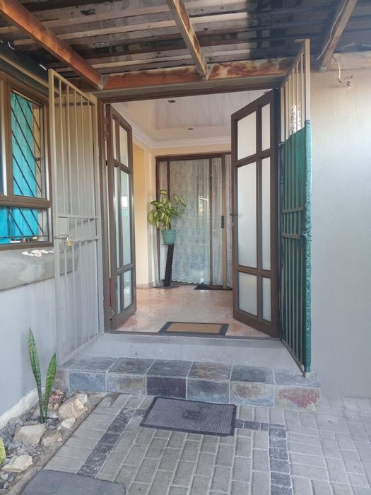 Property #2431912, House For Sale in Belhar