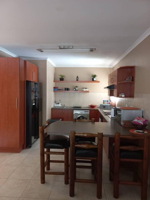 To Rent: 3-Bedroom Apartment in Windhoek Central with Parking and WiFi.