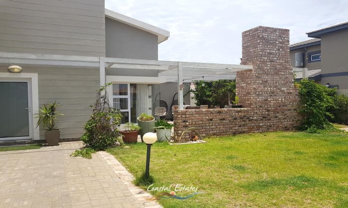 For Sale: House in Swakopmund Ext 15 with outdoor BBQ, double garage, spacious yard.