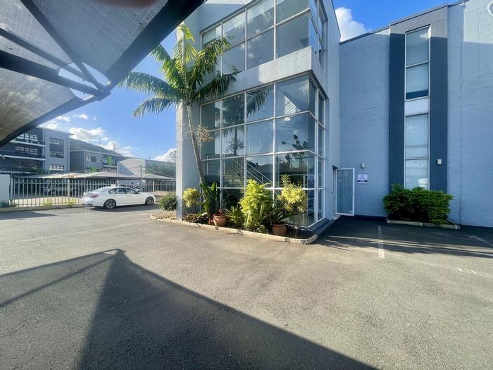 Office To Rent in Riverhorse Valley: 375 sqm, secure building, excellent connectivity.