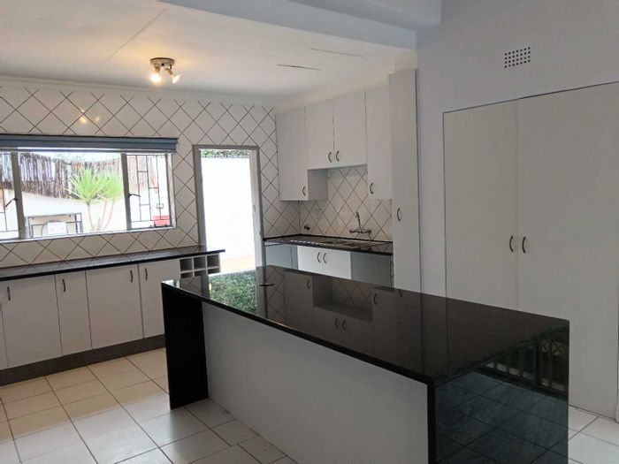 Property #2232644, Cluster rental monthly in Bryanston