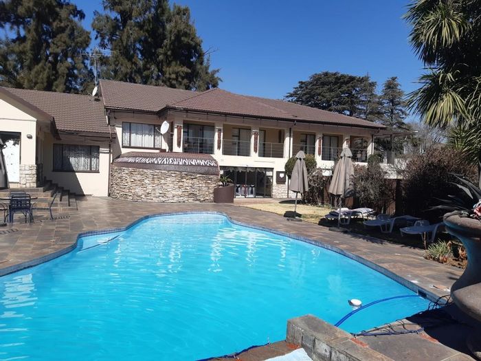 For Sale: Lakefield Lodge with 46 en-suite rooms, conference facilities, and pool.