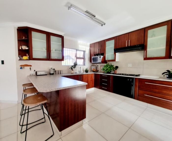 For Sale: House in Kibler Park with 3 beds, large yard, and ample parking.