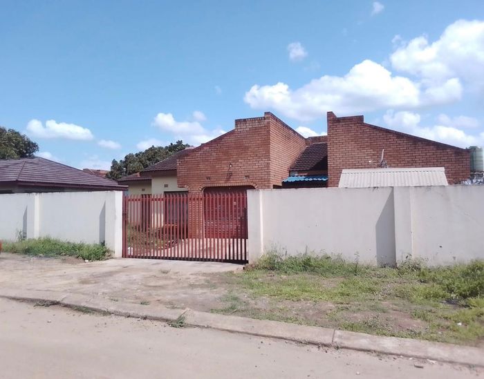 Property #2433899, House For Sale in Thohoyandou