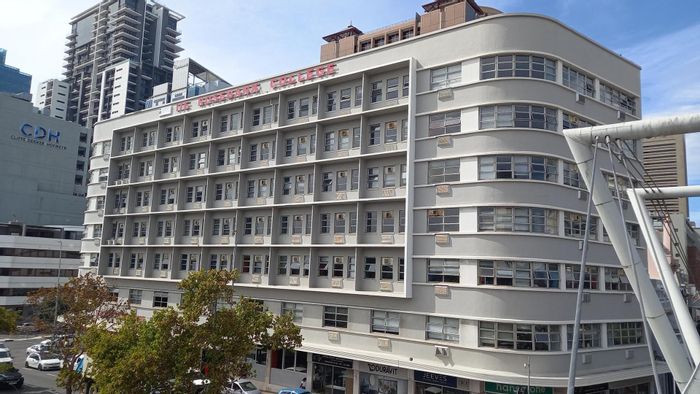 Cape Town City Centre Office To Rent: 3685sqm, ideal for educational institutions, high visibility.