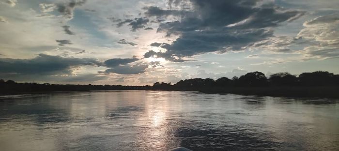 Rundu Central Small Holding For Sale: 2.7ha riverfront, fishing, wildlife, cozy home.
