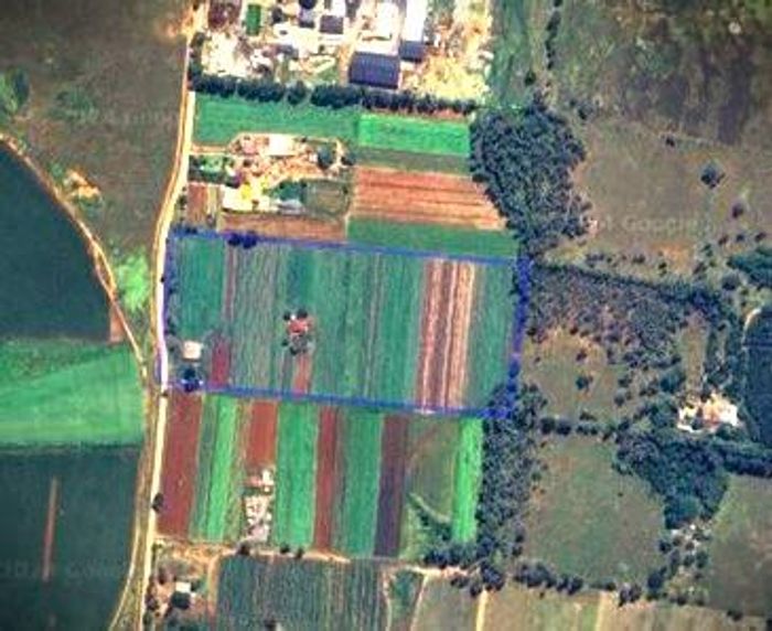 For Sale: Eikenhof Farm, 8.9 hectares with borehole and irrigation system.
