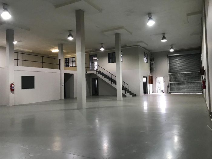 Industrial space in Westmead to rent, features roller shutter, security cameras, parking.