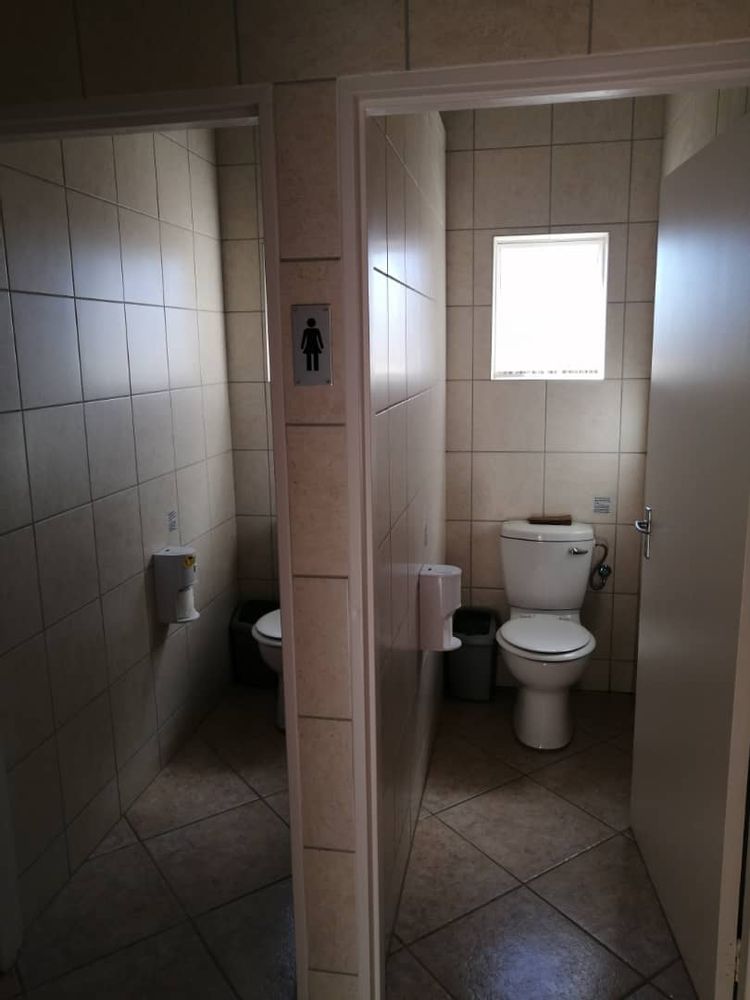 BAHNHOF HOTEL BEER GARDEN AND BATHROOM AREA