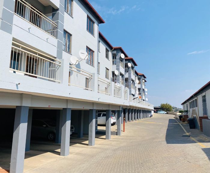 Property #2418452, Apartment Rental Monthly in Constantia Kloof