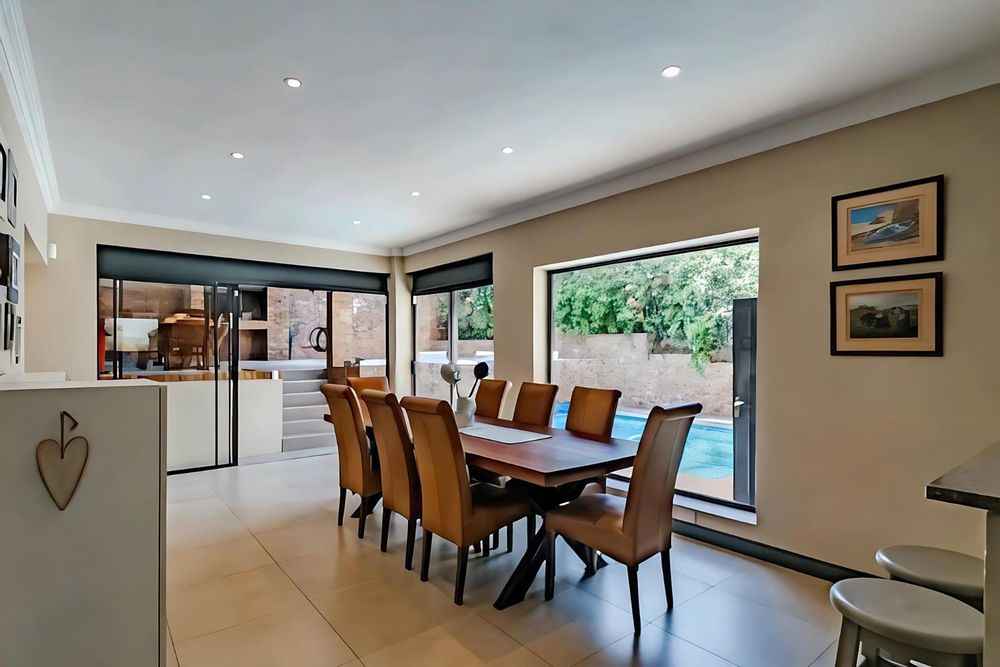 For Sale House in Faerie Glen with pool, solar, and spacious living