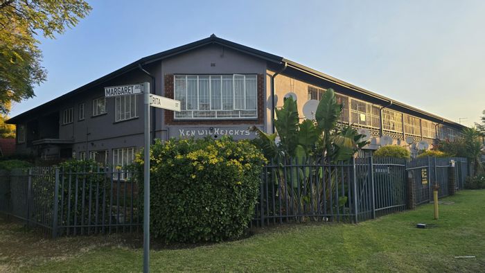 Randhart Townhouse For Sale: 2 beds, garden, secure parking, near amenities.