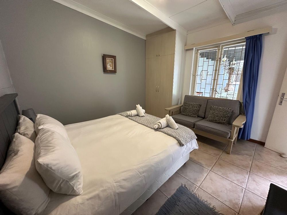 Bedroom 2 of outside flatlett