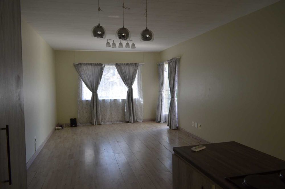 Windhoek Wes, Lounge