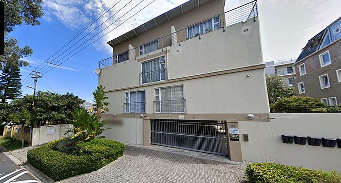 Wynberg Upper Apartment For Sale: One-bedroom, secure parking, close to amenities.