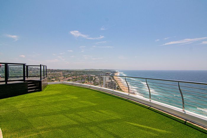 Umhlanga Rocks Central Apartment To Rent: 3 en-suite bedrooms, sea views, jacuzzi terrace.
