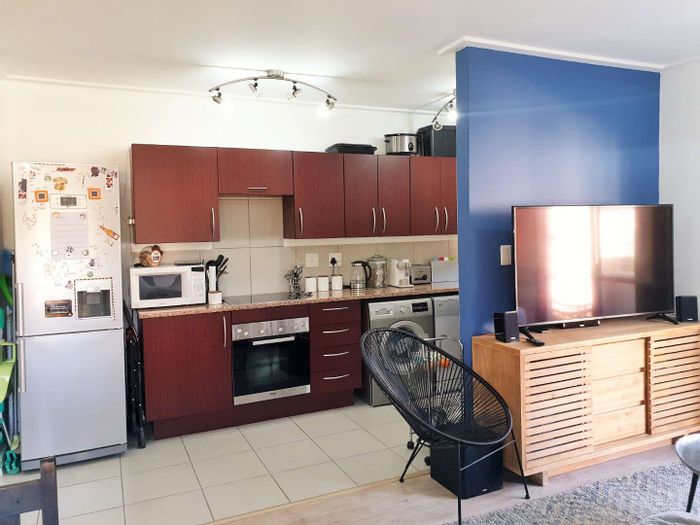 For Sale: 2-Bedroom Apartment in Jackal Creek Golf Estate with Pool & Security.