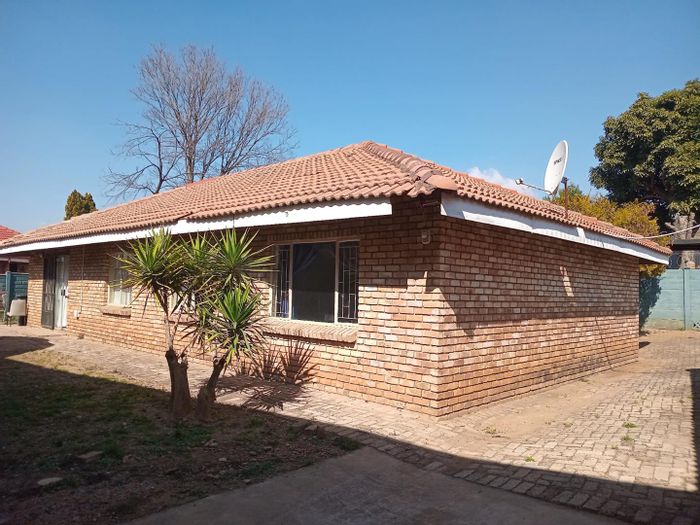 Property #2402485, House For Sale in Silverton