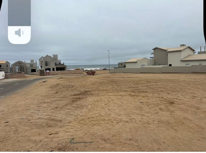 Mile 4 Vacant Land For Sale, 800m², 3 mins walk to beach.
