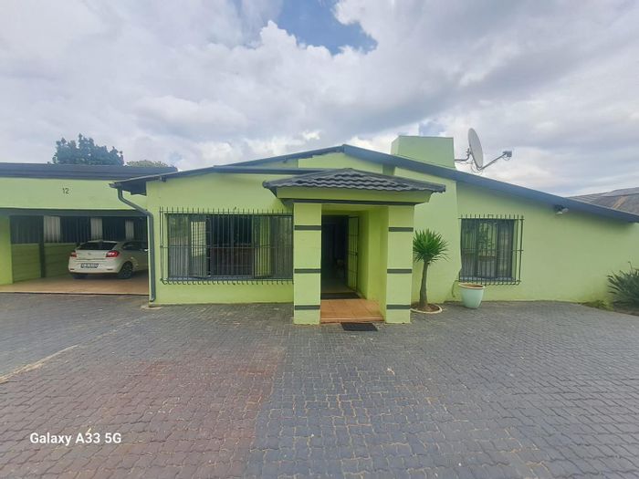 Property #2201134, House for sale in Kempton Park Ext 5