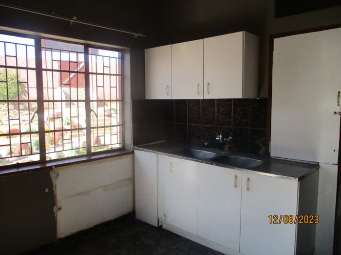 Property #2173822, Office rental monthly in Windhoek North