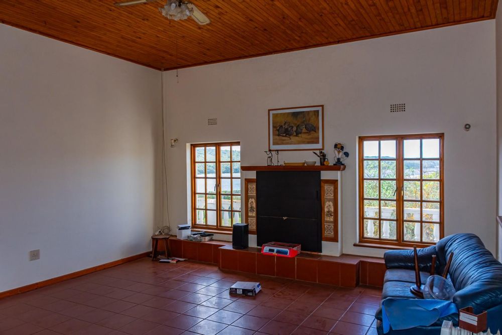 Lounge adjacent to kitchen