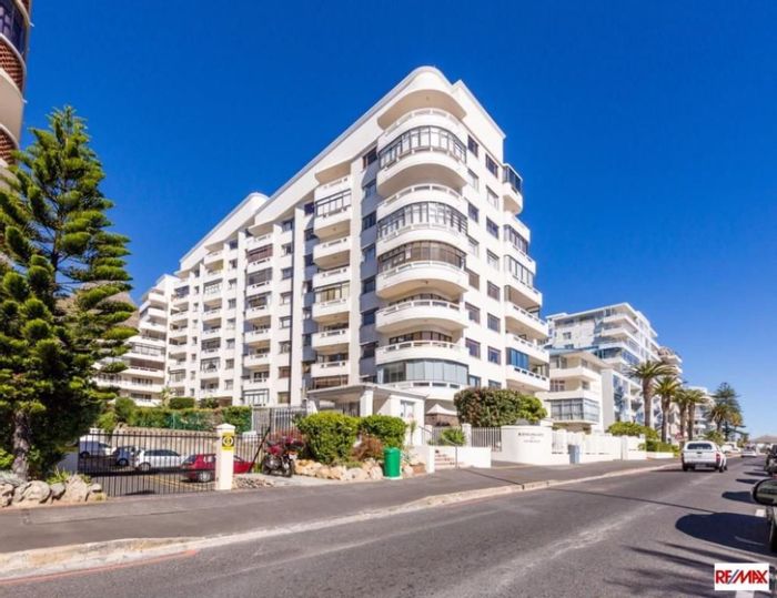 Property #1398351, Apartment pending sale in Sea Point