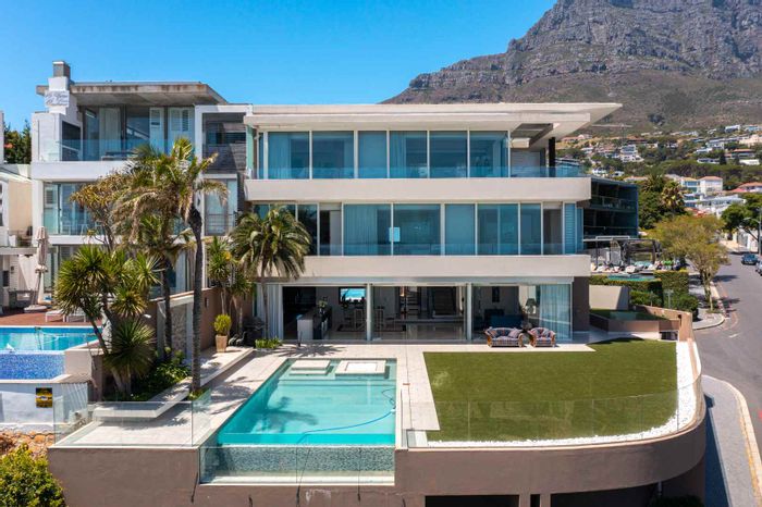 Property #2100647, House pending sale in Camps Bay