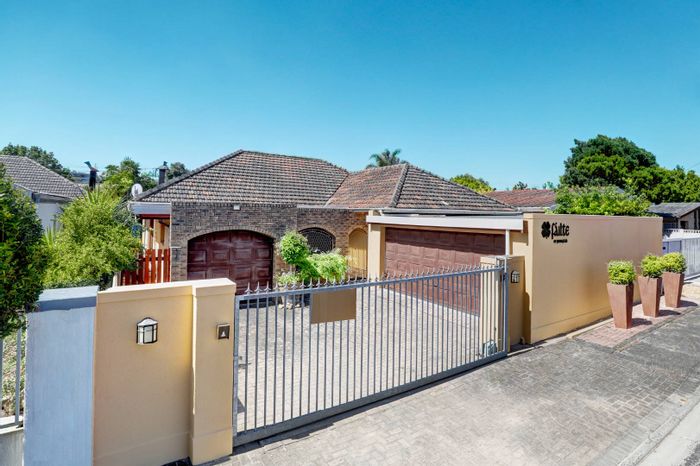 For Sale: Oakdale House with 3 bedrooms, braai room, and secure parking.