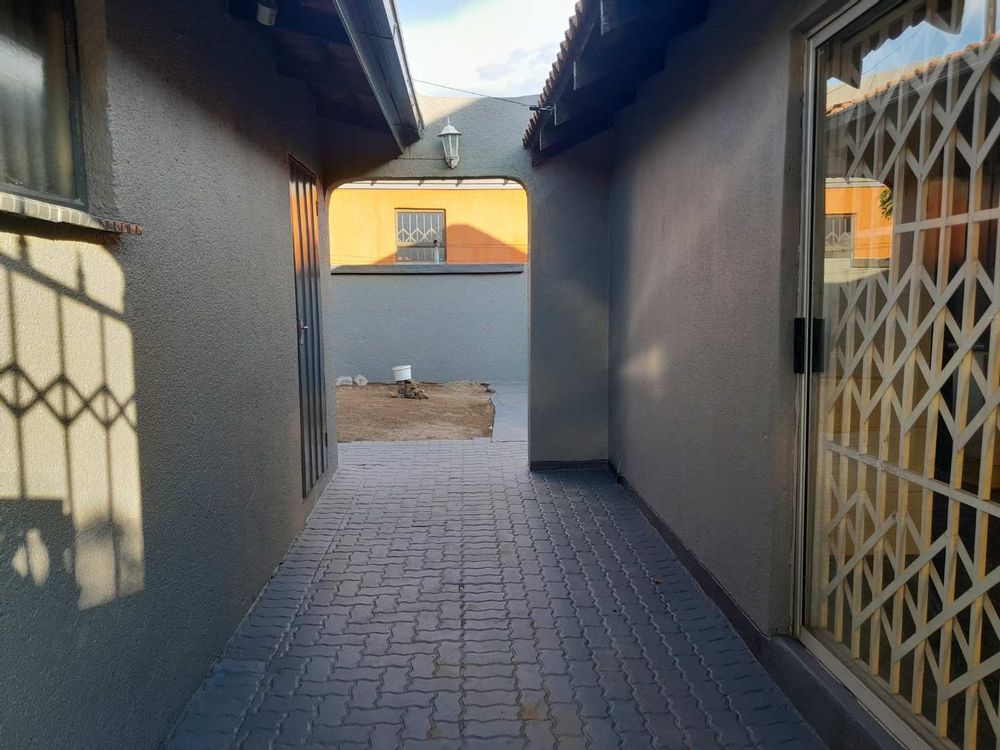 Passage from the front