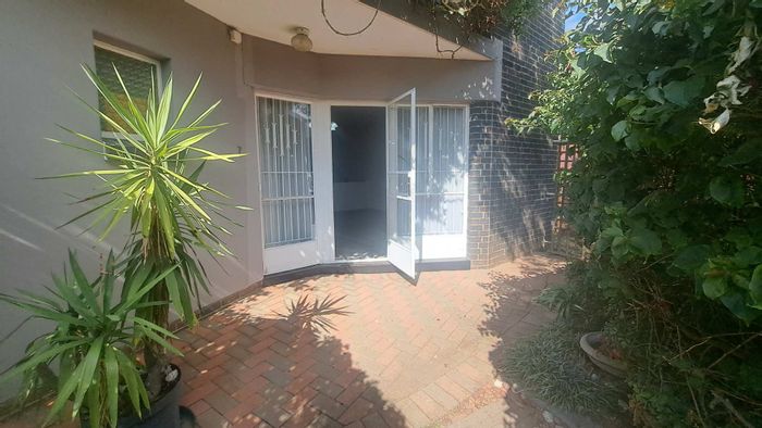 2-Bedroom Apartment To Rent in Robindale with balcony, security, and fibre-ready.