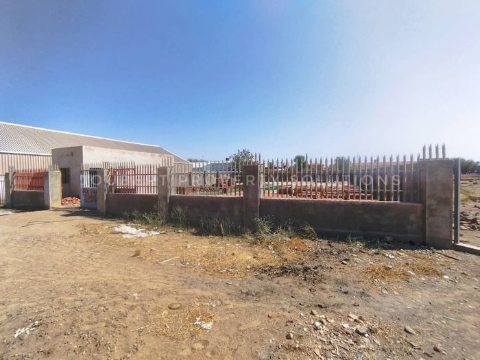 Business erf for sale in Mariental Central, ideal location with foundation and garage.