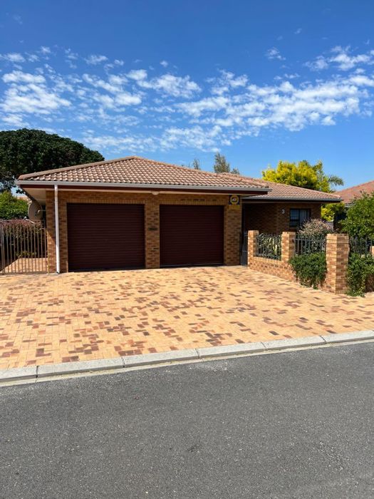 Soneike townhouses and houses (6 properties)