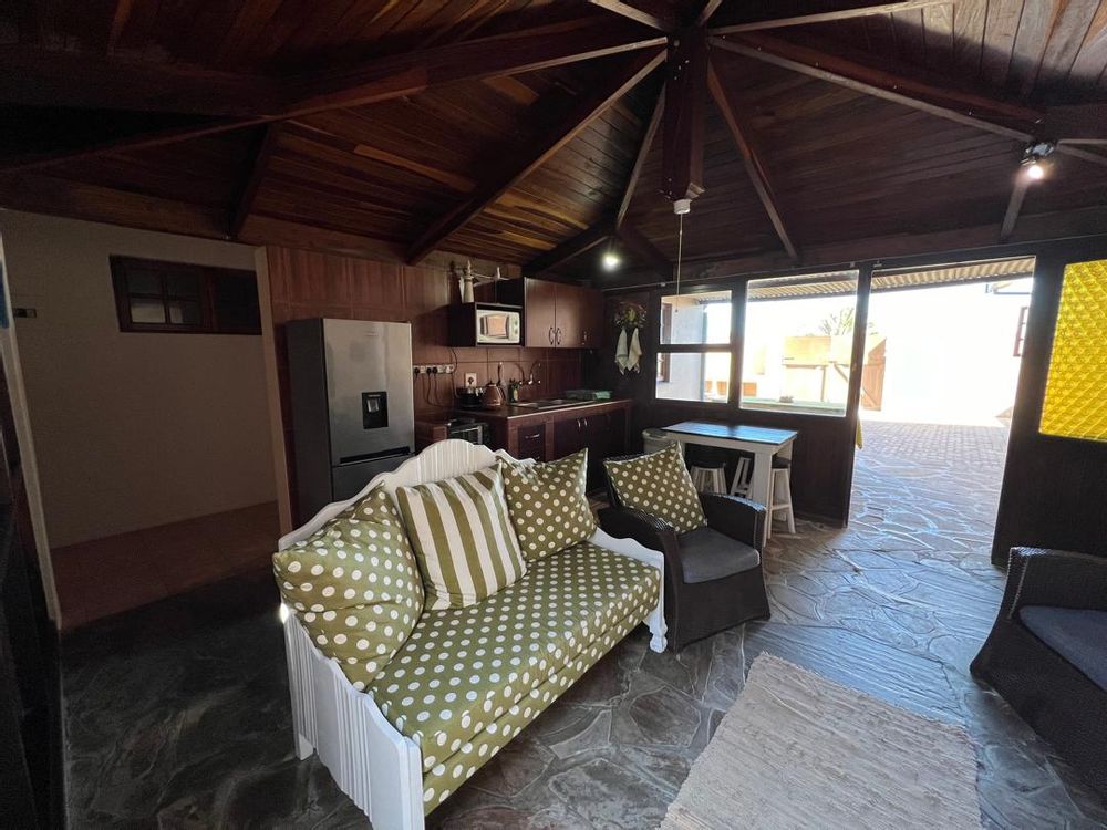 Open plan kitchen/lounge