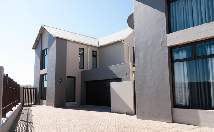 Property #2391353, Townhouse For Sale in Elisenheim