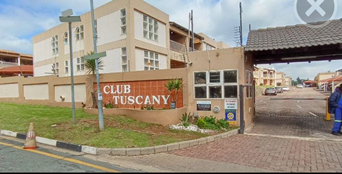 For Sale: Townhouse in Mondeor with 2 bedrooms, close to schools and major routes.