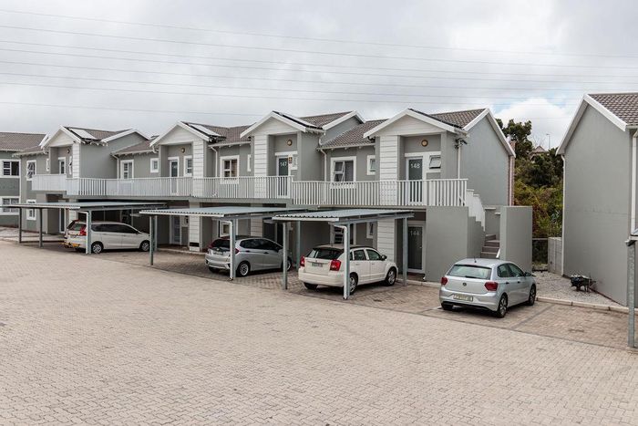 For Sale: Ground floor apartment in Westering with pool, gym, and braai area.