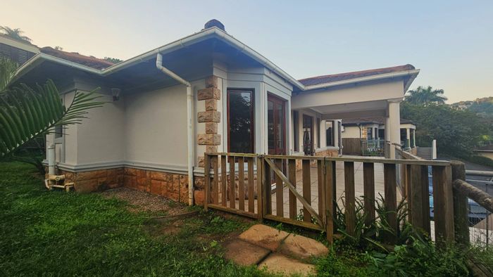 3-Bedroom Townhouse To Rent in Seaward Estates with garden and double garage.