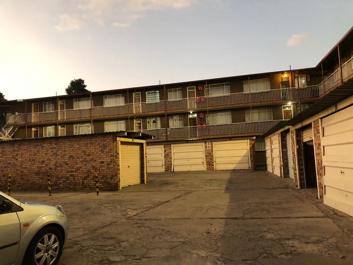 Property #2218418, Apartment rental monthly in Germiston Central