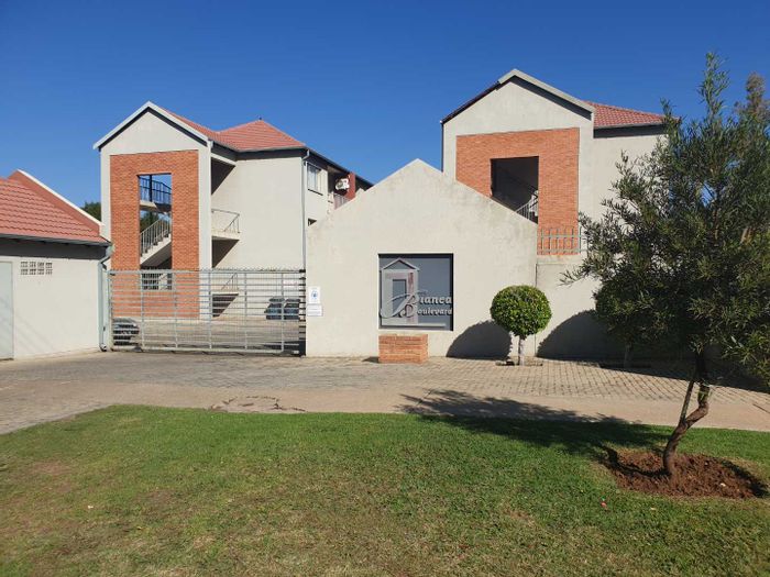 Property #2208397, Apartment for sale in Rietfontein