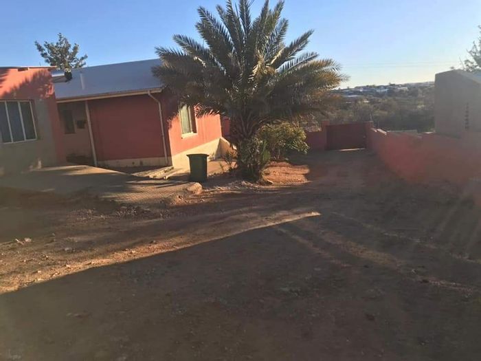 Property #1985287, House pending sale in Windhoek West